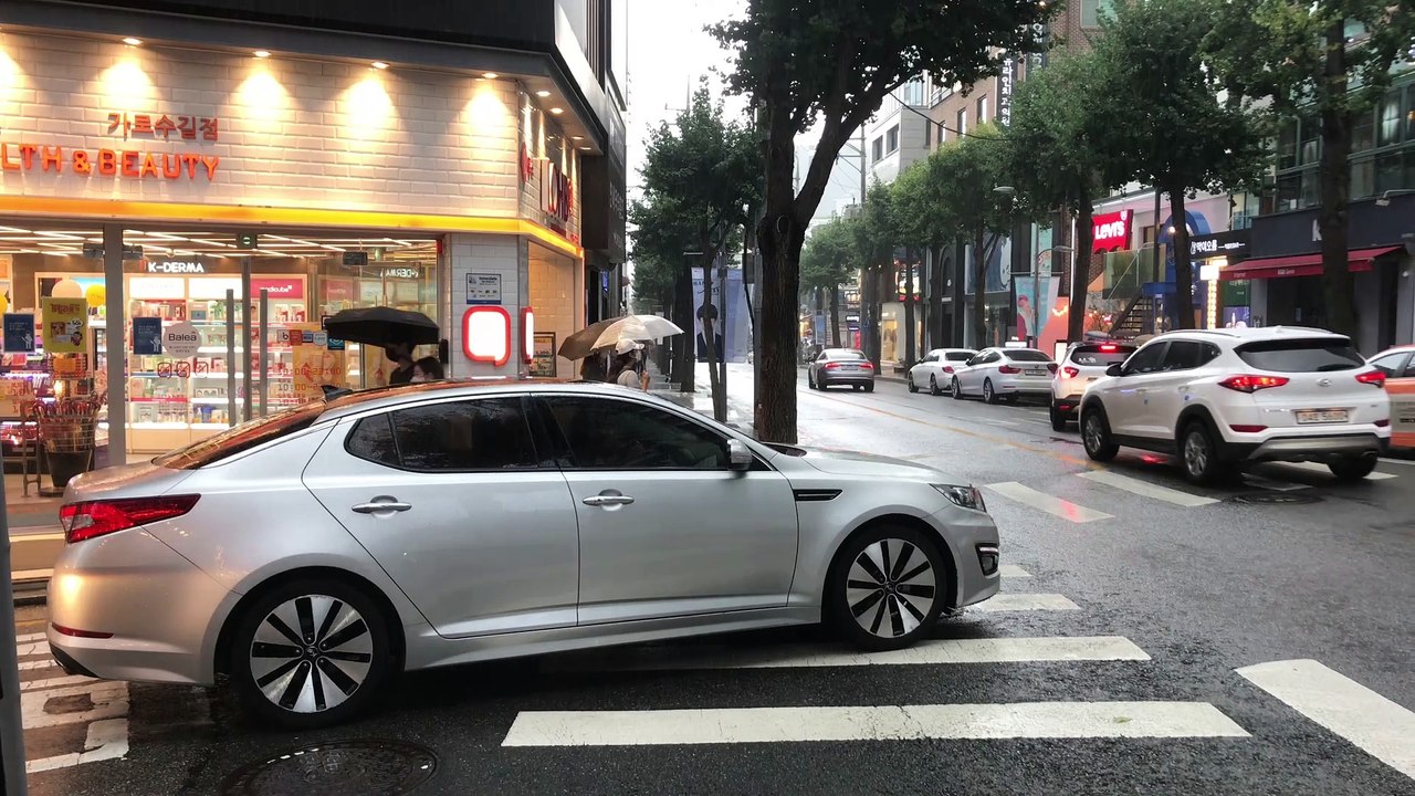 Walking in The Rain Shinsa-dong Seoul Korea Relaxing