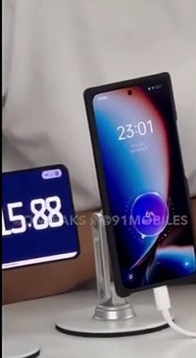 Akıllı telefon piyasasını alt üst etti! 4 dakikada yüzde 100 şarj oluyor