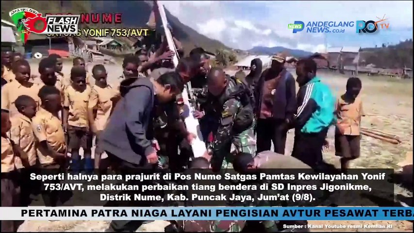 PRAJURIT POS NUME SATGAS PAMTAS KEWILAYAHAN YONIF 753/AVT LAKUKAN PERBAIKAN TIANG PERSIAPAN HUT RI KE-79 DI DISTRIK NUME, KAB. PUNCAK JAYA