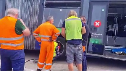 Verona, le immagini del bus dopo l’incidente