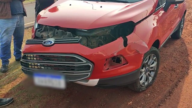 Mais um acidente é registrado no Trevo Cataratas, desta vez entre Ecosport e caminhão