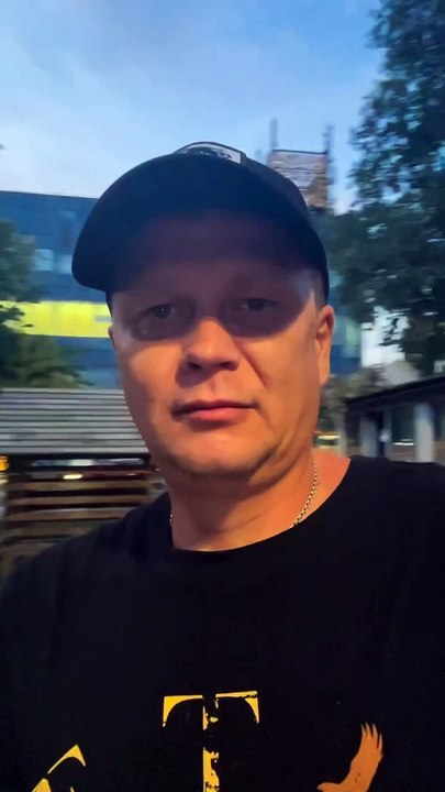 Мой папа, занимается продажей готовых бизнесов