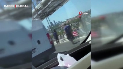 15 Temmuz Şehitler Köprüsü'nde intihar girişimi anları! Böyle ikna edildi