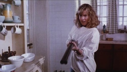 Link (1986) HD Trailer: Man Loses Control 🐒