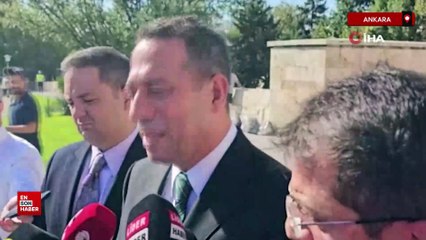 Özgür Özel'in ayağı kırıldı