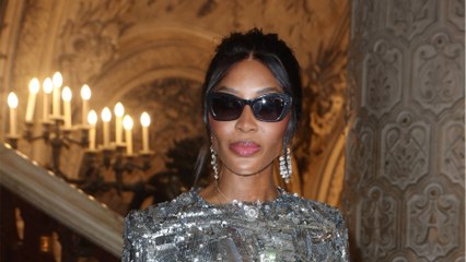 GALA VIDEO - Naomi Campbell maman après 50 ans : “J'apprends beaucoup chaque jour”