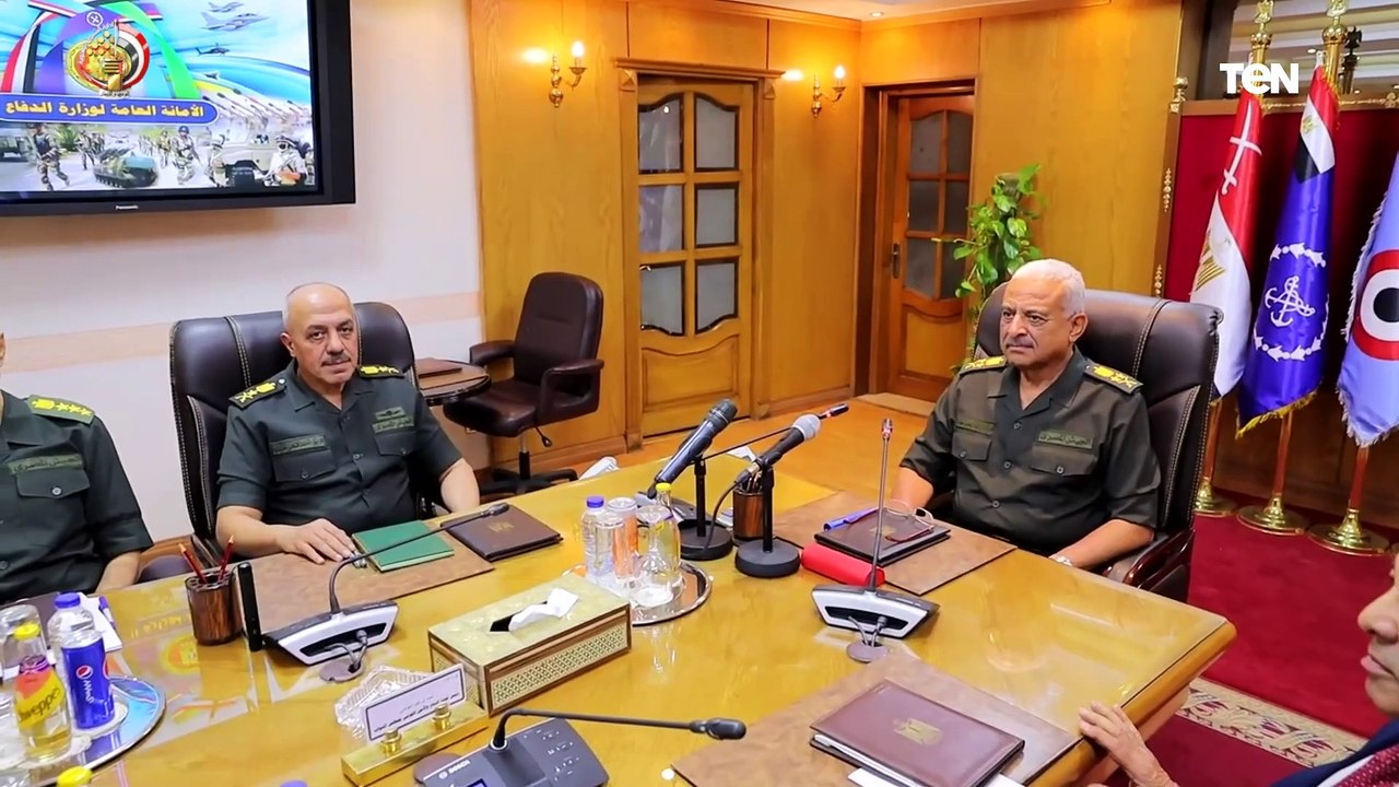 الفريق أول عبدالمجيد صقر يلتقى وفد من أعضاء لجنة الدفاع والأمن القومى بمجلس النواب