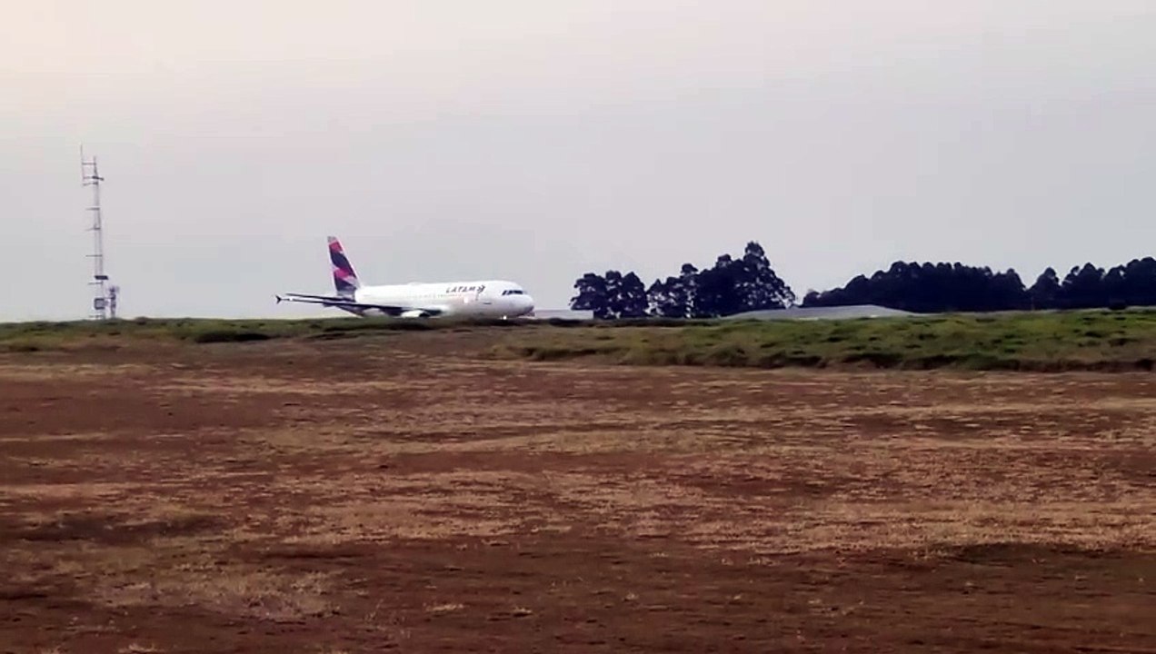 Corpos de Simone Rizental e Denilda Acordi chegam transportados por voo comercial da Latam; vítimas do voo 2283