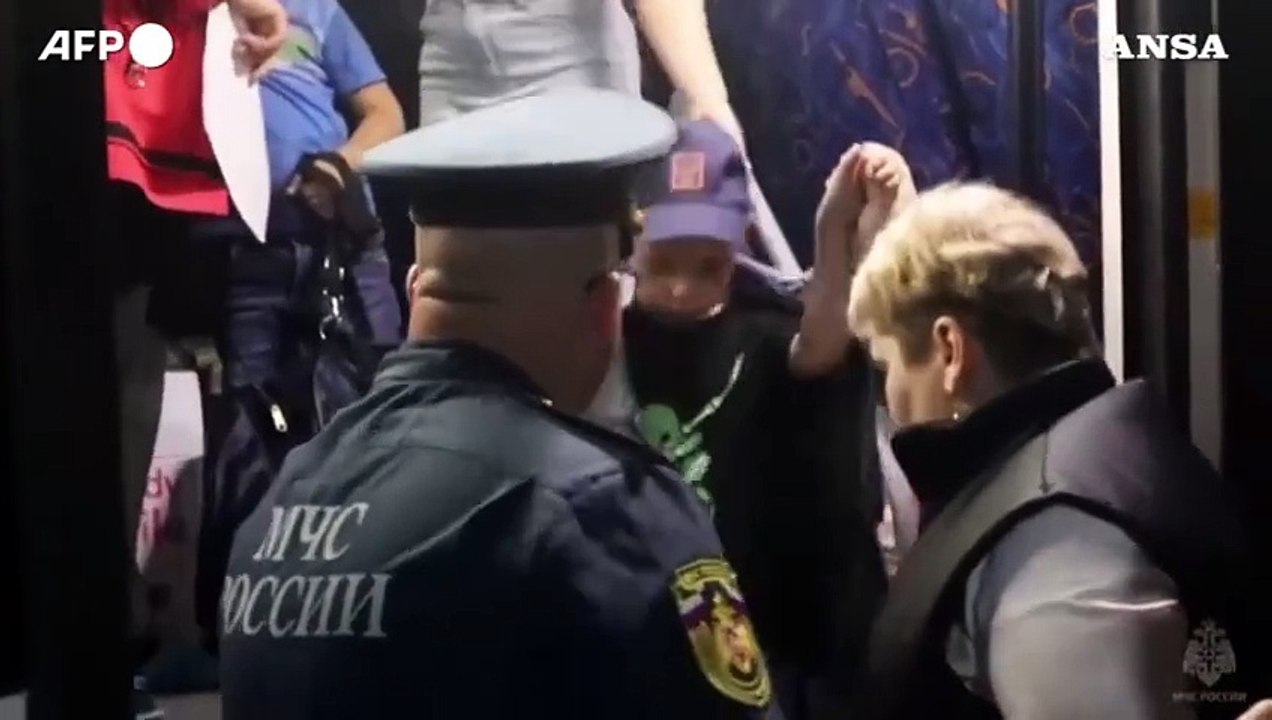 Russia, altri civili lasciano la regione di Kursk a causa dell'incursione ucraina