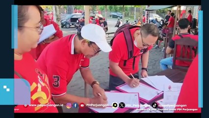 DPC PDIP Tabanan Bebersih Pantai dan Lepas Tukik di Pantai Yeh Gangga, Peringati Hari Koservasi Alam Nasional 2024
