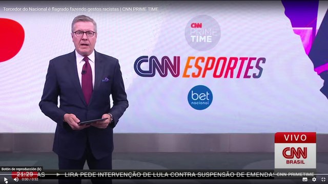 Gestos racistas de un hincha de Nacional contra Sao Paulo