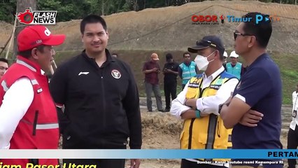 Menpora Dito Dampingi Presiden Tinjau Lapangan Sepak Bola Sport Center IKN