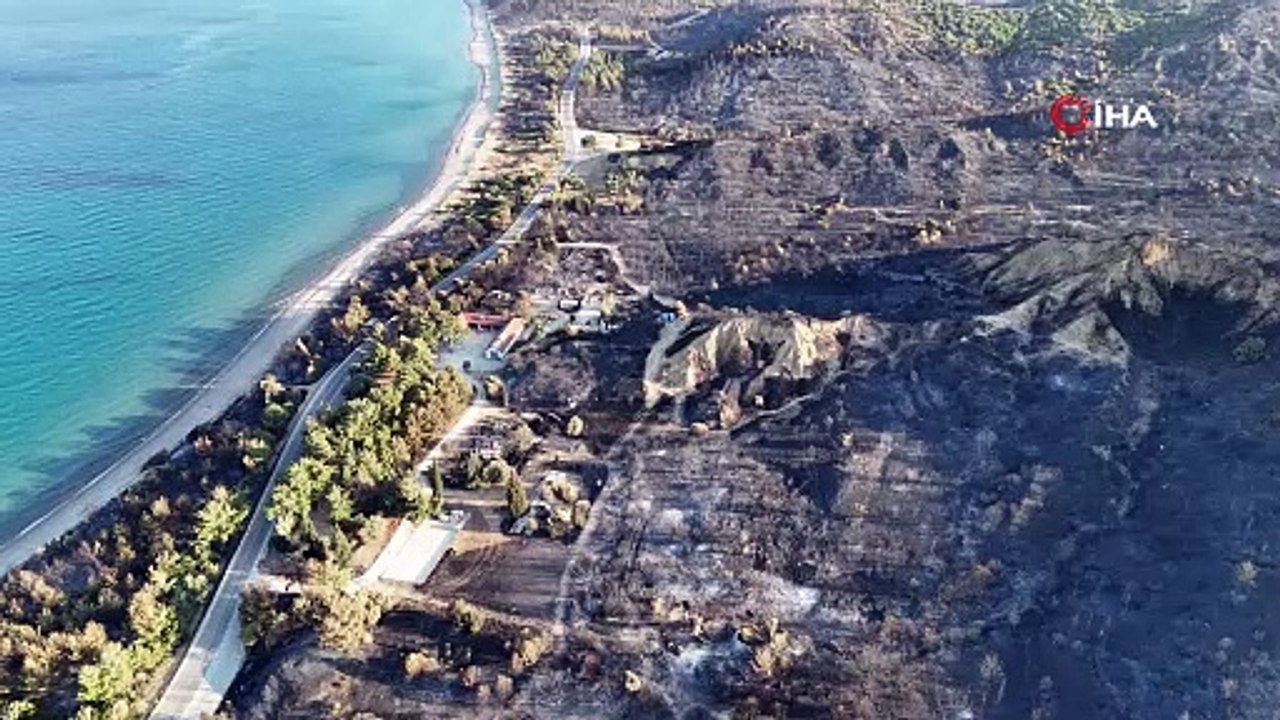 Gelibolu Yarımadası'ndaki yangında alevlerden etkilenen Anzak Koyu havadan görüntülendi