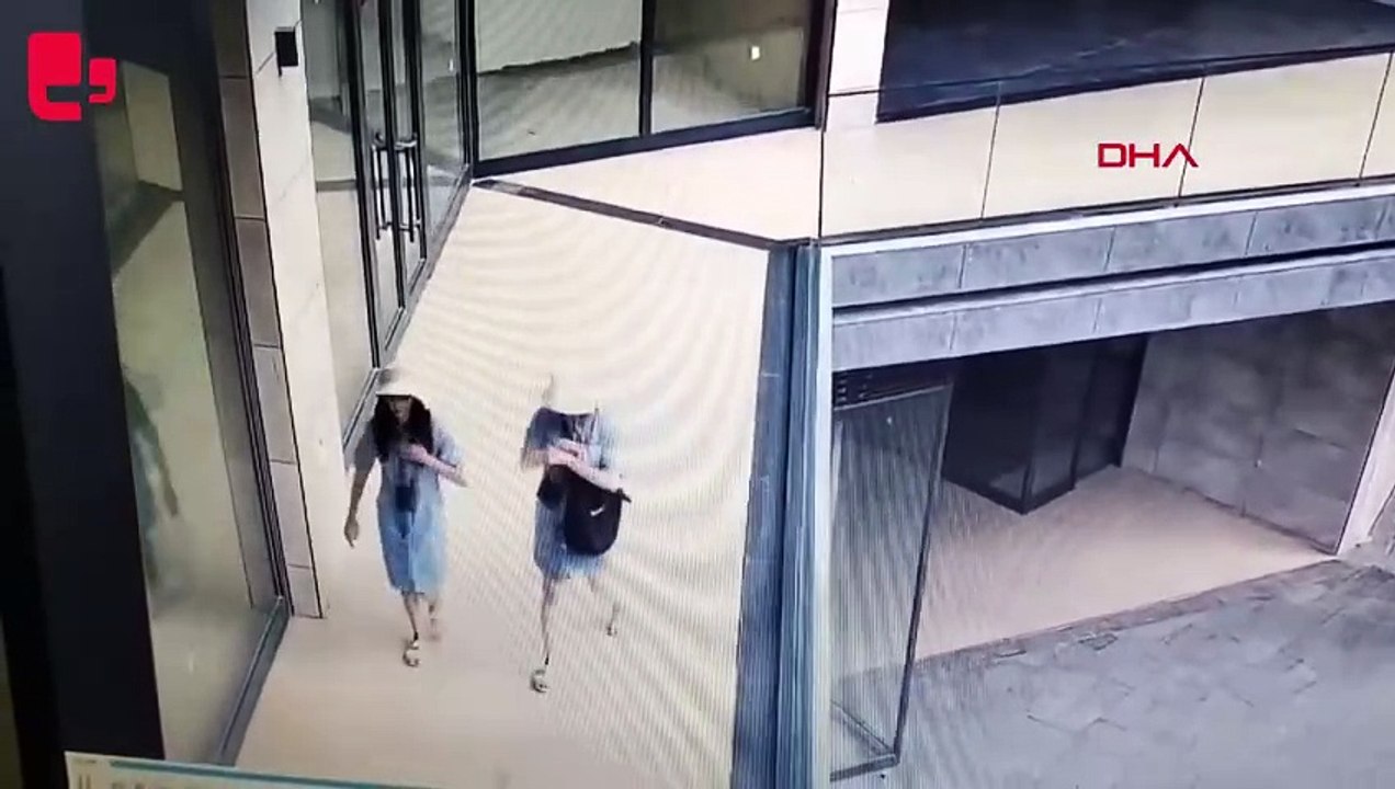 Kılık değiştirerek 5 milyon liralık ziynet eşyası çaldılar