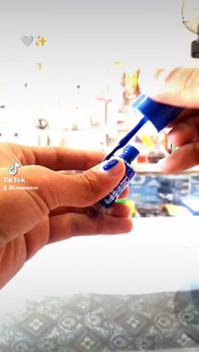 Applying nail paint hack