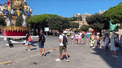 Vara girata di 90 gradi, adesso la Madonna guarda la Cattedrale