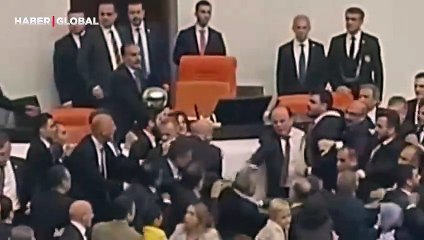 TBMM'deki Can Atalay oturumunda çıkan yumruklu kavganın yeni görüntüleri!