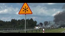 Pożar samochodu na drodze ekspresowej S3