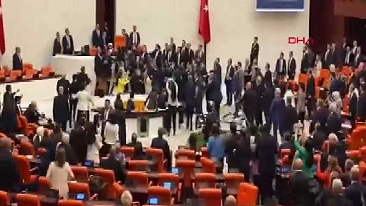 Mecliste yumruklu kavga! Can Atalay oturumunda milletvekilleri birbirine girdi!