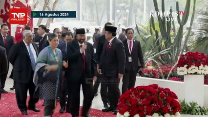 Saat Surya Paloh Pegang Pundak Airlangga Tiba di Sidang Tahunan MPR 2024
