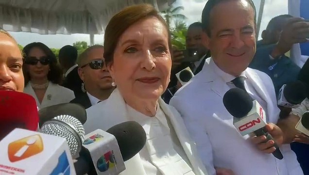 Madre de Abinader a su llegada a la Asamblea del Congreso Nacional