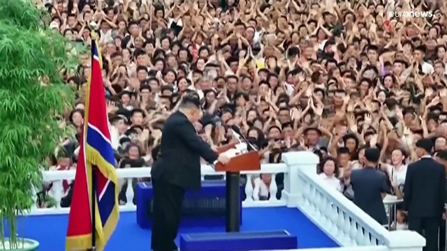 شاهد: كيم جونغ أون يزور نازحي الفيضانات في بيونغ يانغ