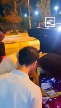 Ferdi Kadıoğlu, taraftara forma hediye etti
