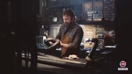 Quando il ferro incontra Chuck Norris non si piega... Si inchina.