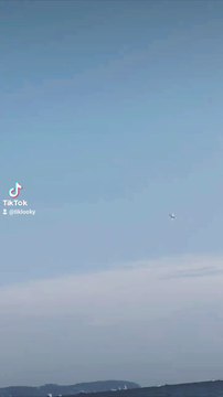 Un avion de la Patrouille de France vient de s'écraser en mer lors d’un show aérien au Lavandou, dans le Var. Le pilote ne s’est pas éjecté de l’appareil. Les pompiers mènent en ce moment une opération de secours.