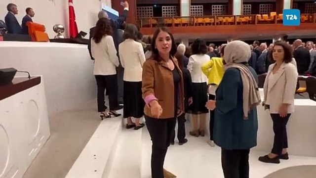 DEM Partili Uysal Aslan'dan Gülistan Koçyiğit'in kaşının yarılmasına tepki: Bunu yapan her şeyi yapar