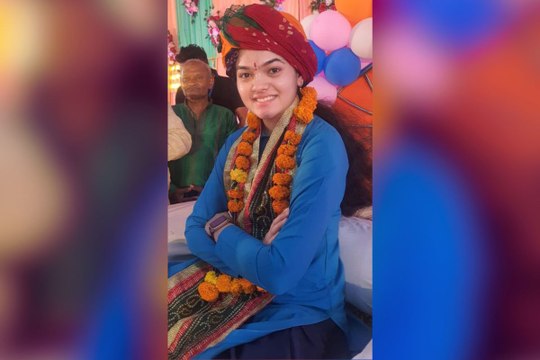 17 साल की कथावाचक अनन्या ने कोचिंग स्टूडेंट्स से कही बड़ी बात, बोली- ठोकर भी सबक देती है, पहले से बेहतर करें, फिर देखें आप कितना निखरते हैं