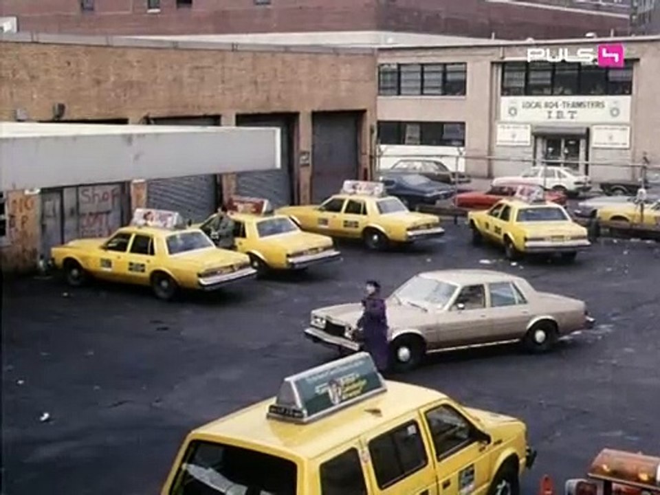 S05E15 - Im Rollstuhl