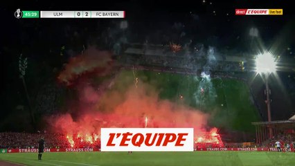 L'image du soir avec un feu d'artifice en plein match - Foot - Coupe d'Allemagne