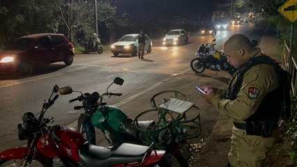 Polícia Militar realiza operação de trânsito na Rua Europa