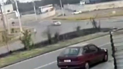 Imagens mostram colisão entre moto e carro que matou casal e deixou motorista em estado grave em Araucária