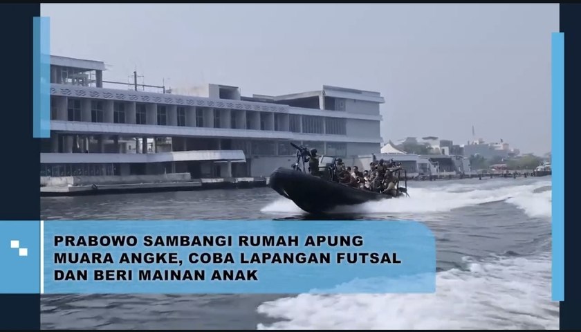 Prabowo Sambangi Rumah Apung Marauke, Coba Lapangan Futsal dan Beri Mainan Anak