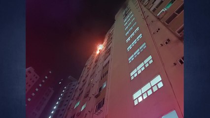 한밤중 충남 천안 아파트에서 불...2명 중상 / YTN