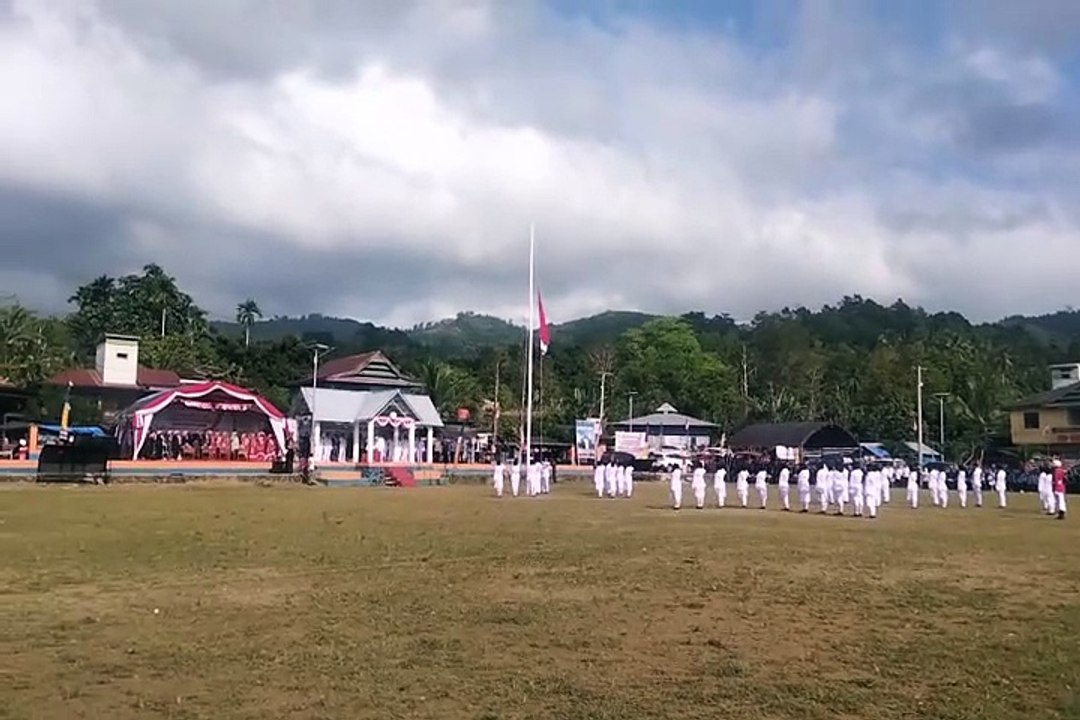 Upacara 17 Agustus di Kecamatan Pitu Riase