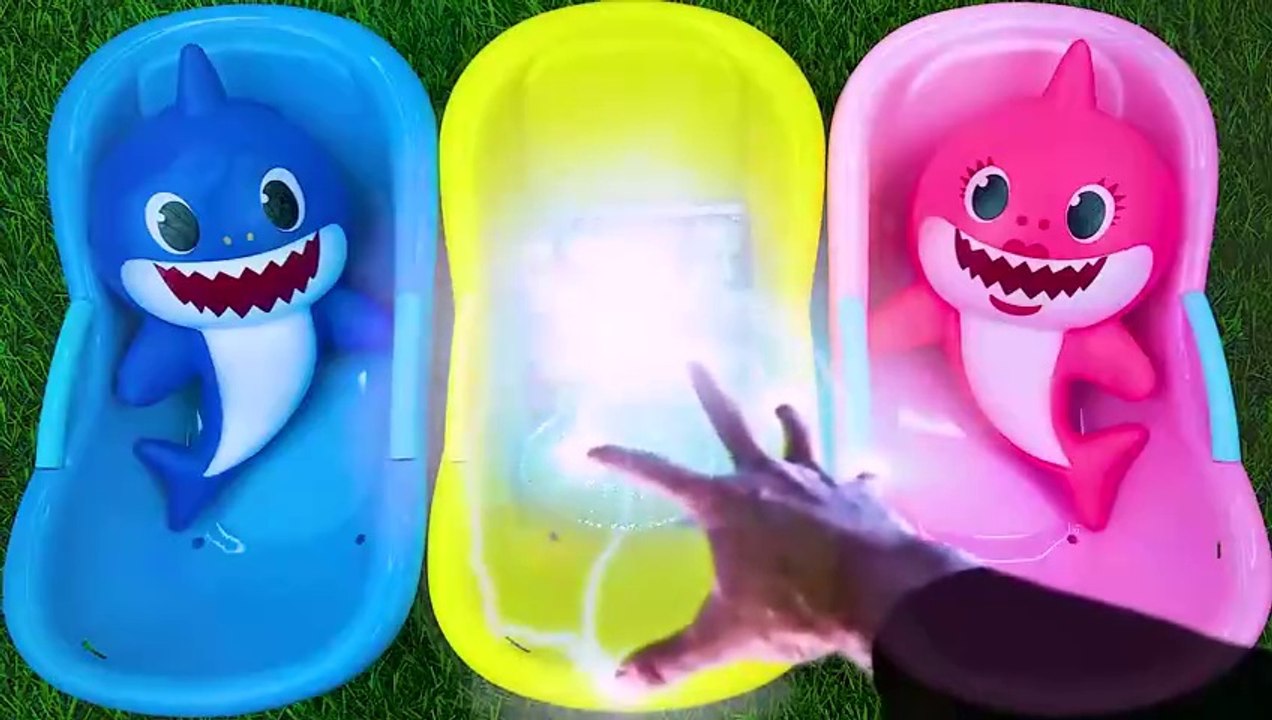 Satisfying ASMR l Magic Bathtubs with Rainbow Kinetic Sand M&M's & Skittles Candy Mixing Cutting (1)