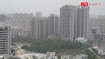 高雄一夜大雨狂炸！寶業里滯洪池達57％  4橋梁高水位警戒中