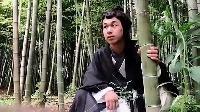 Yin Zhiping found Xiaolongnü couldn't move and blindfolded her 小龍女被人蒙住了眼睛，並抱住了 The Return of Condor Heroes 神鵰俠侶 New Drama 2024