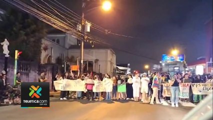 tn7-Estudiantes universitarios se lanzan a calles tras fallida negociación del FEES-160824