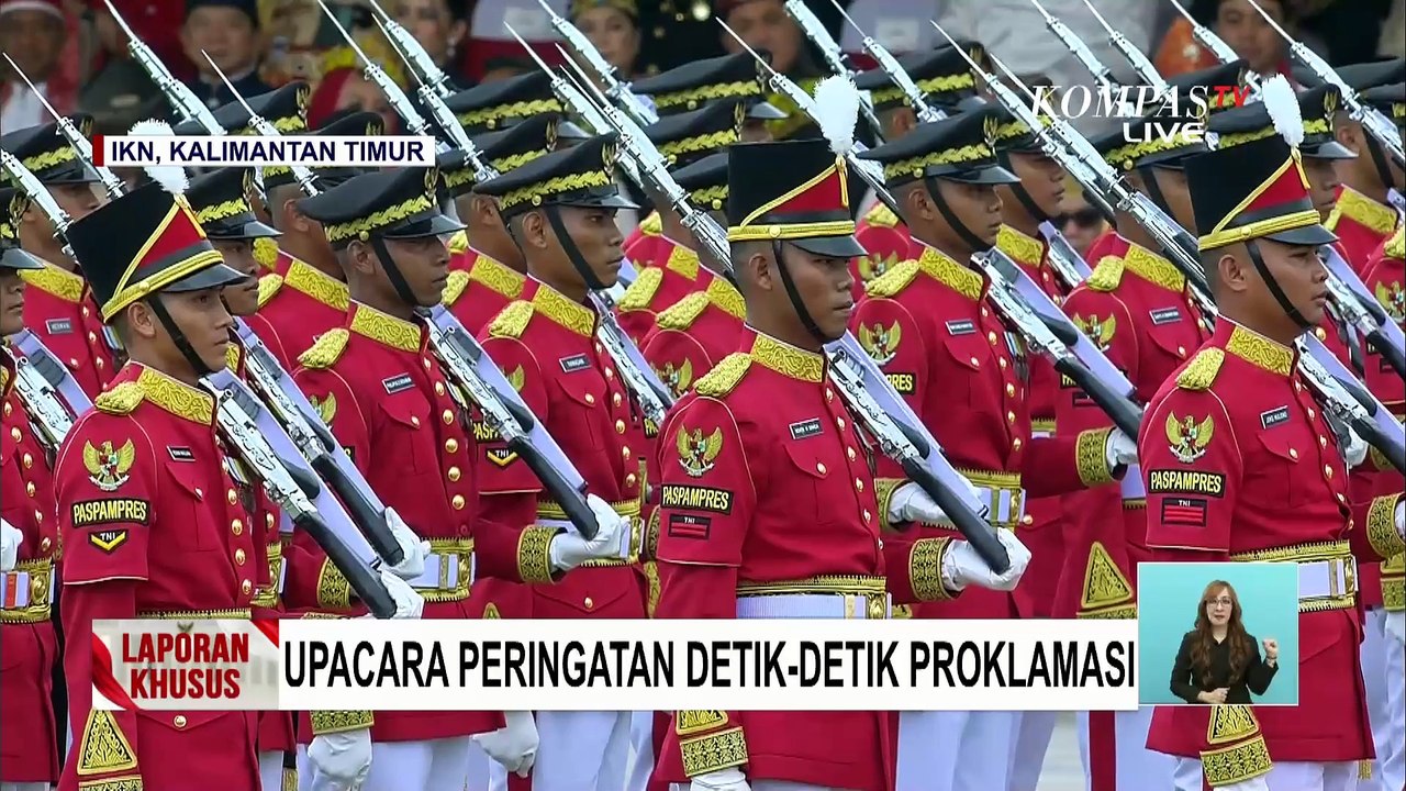 Jokowi Berikan Tepuk Tangan pada Paskibraka Usai Kibarkan Bendera Merah Putih di IKN