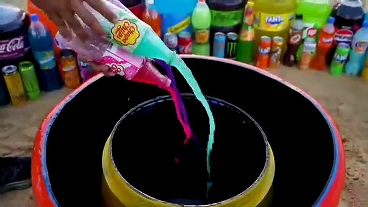 Different Big Coca Cola, Fanta, Schweppes, 7up, Pepsi, Chupa Chups vs Mentos in Double Holes