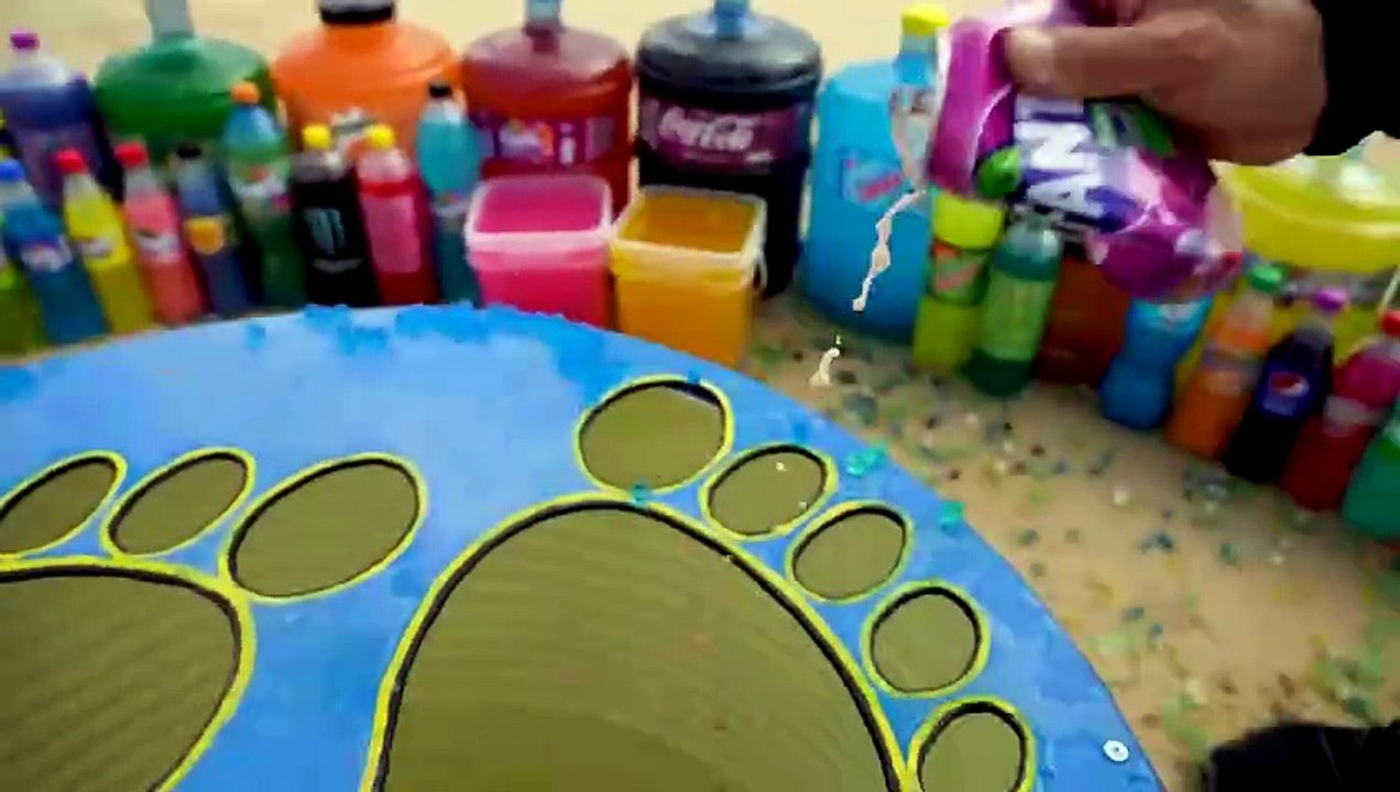 Big Toothpaste Eruption from Feet pit, Balloons of Orbeez, Giant Pepsi, Fanta, Coca Cola vs Mentos_2