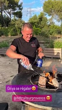 Pour ses invités, Karine le Marchand a mis les petits plats dans les grands et a même fait appel à un chef pour son barbecue. Karine le Marchand, Instagram