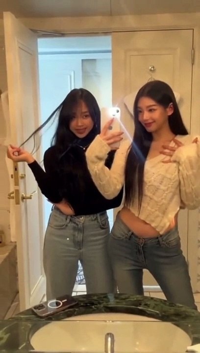 Who's That Sexy Thang I See Over There - Sodam Dita