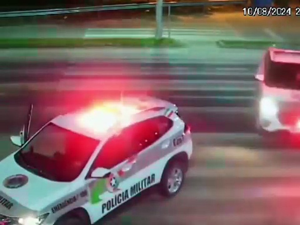 Policiais salvam a vida de bebê engasgado em rodovia de Santa Catarina