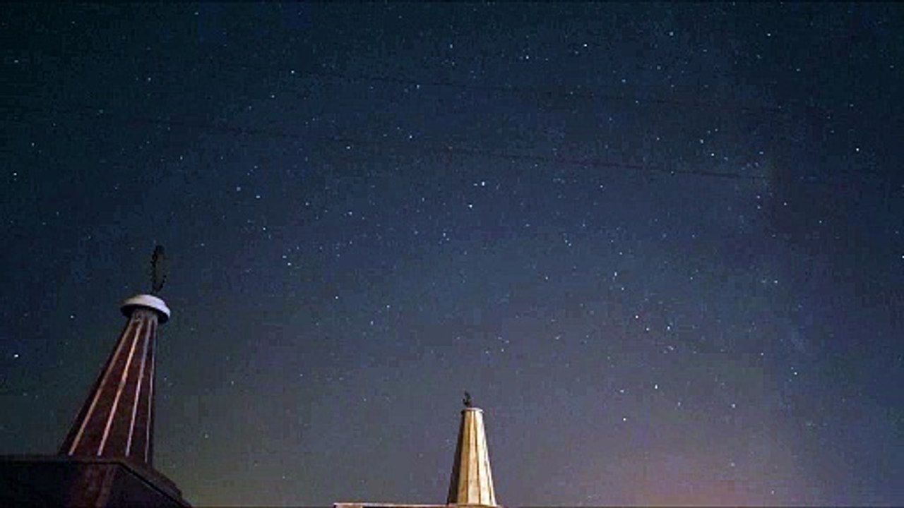 Meteor shower lights up night sky over northern Syria
