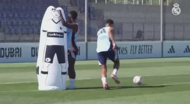 Los golazos de Bellingham en el entrenamiento del Madrid